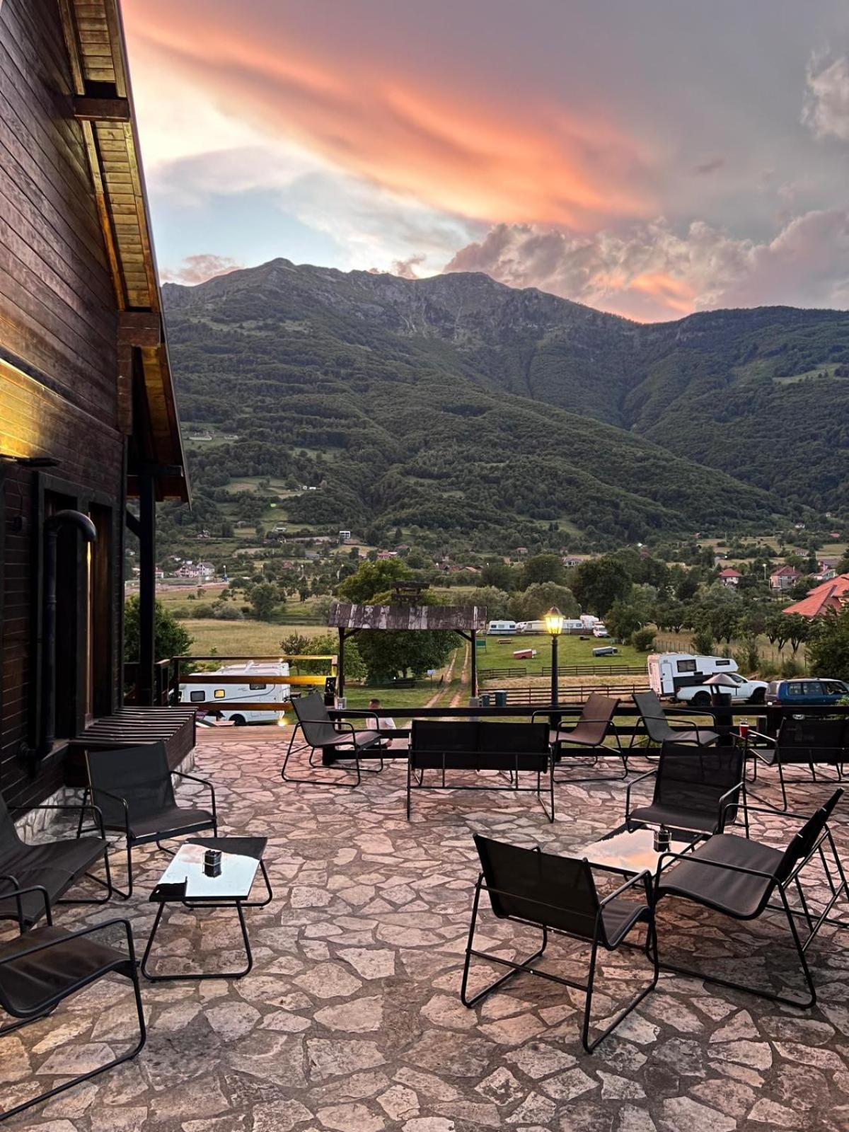 Camp Hotel Lake Views Plav Buitenkant foto