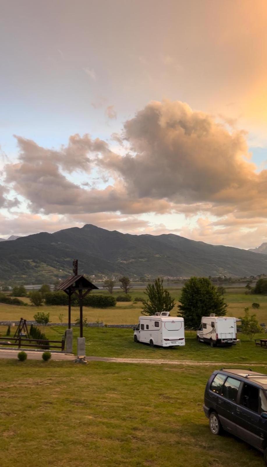 Camp Hotel Lake Views Plav Buitenkant foto